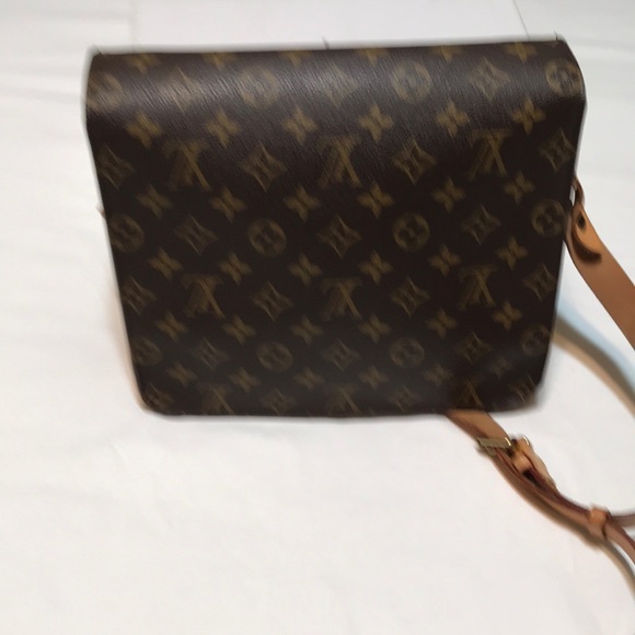 LV shoulder bag in excellent condition. - Picture 6 of 16